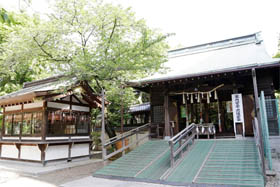 写真: 新小岩香取神社の社殿